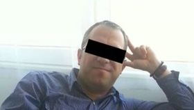 Situație halucinantă la un liceu din Baia Mare! O elevă le-a mărturisit părinților că ar fi fost agresată de profesorul ei. Dascălul neagă acuzațiile